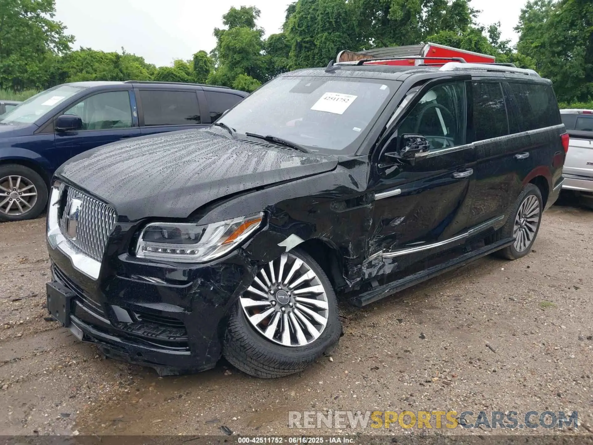 6 Photograph of a damaged car 5LMJJ2LT9KEL17079 LINCOLN NAVIGATOR 2019