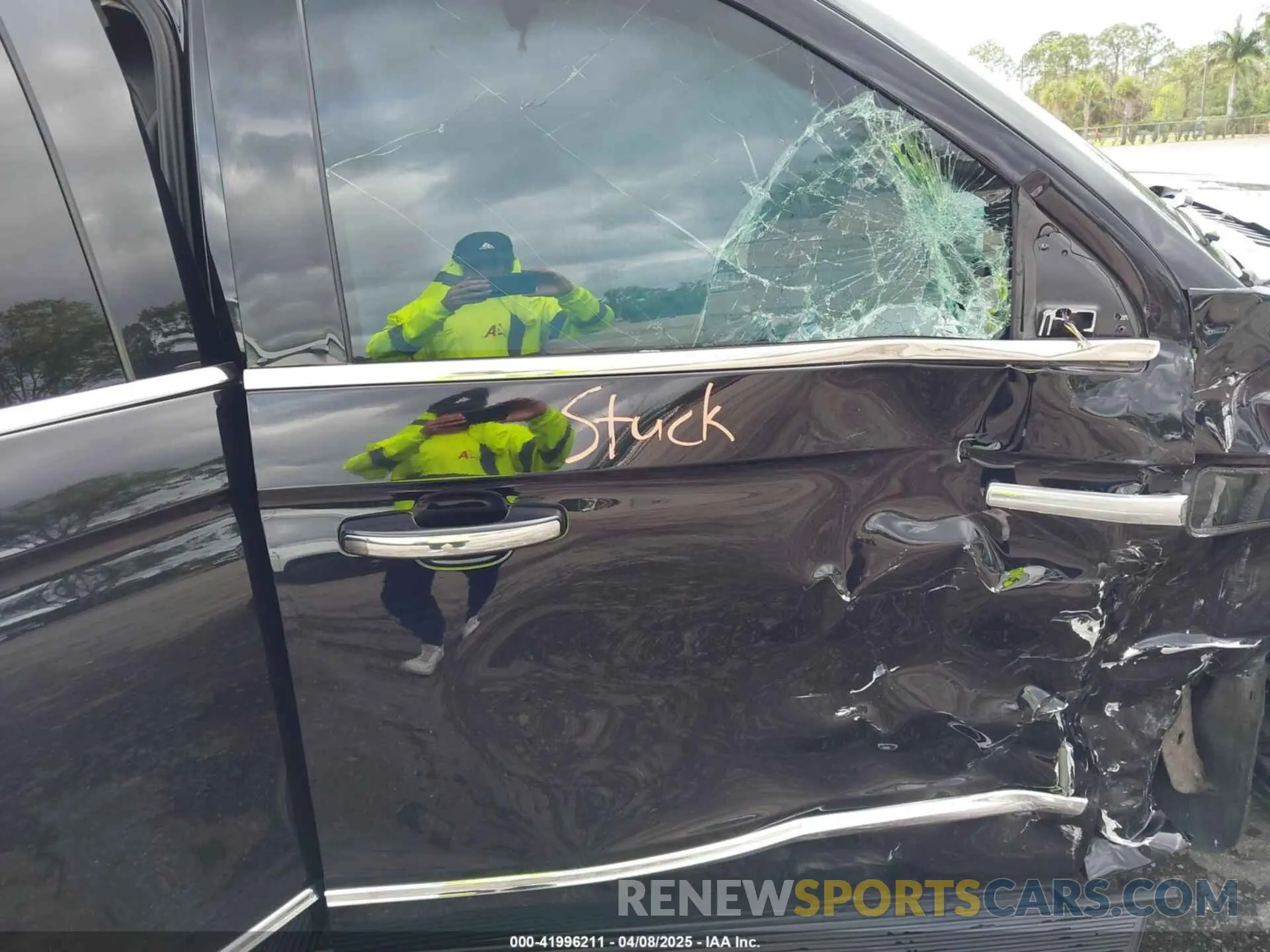 5 Photograph of a damaged car 5LMJJ2NT7KEL01735 LINCOLN NAVIGATOR 2019