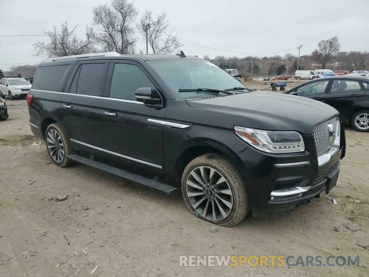 4 Photograph of a damaged car 5LMJJ3JT5KEL06931 LINCOLN NAVIGATOR 2019