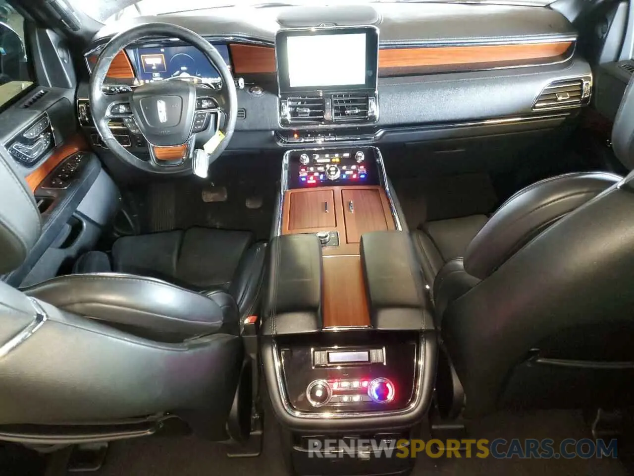 8 Photograph of a damaged car 5LMJJ3LT8KEL20156 LINCOLN NAVIGATOR 2019