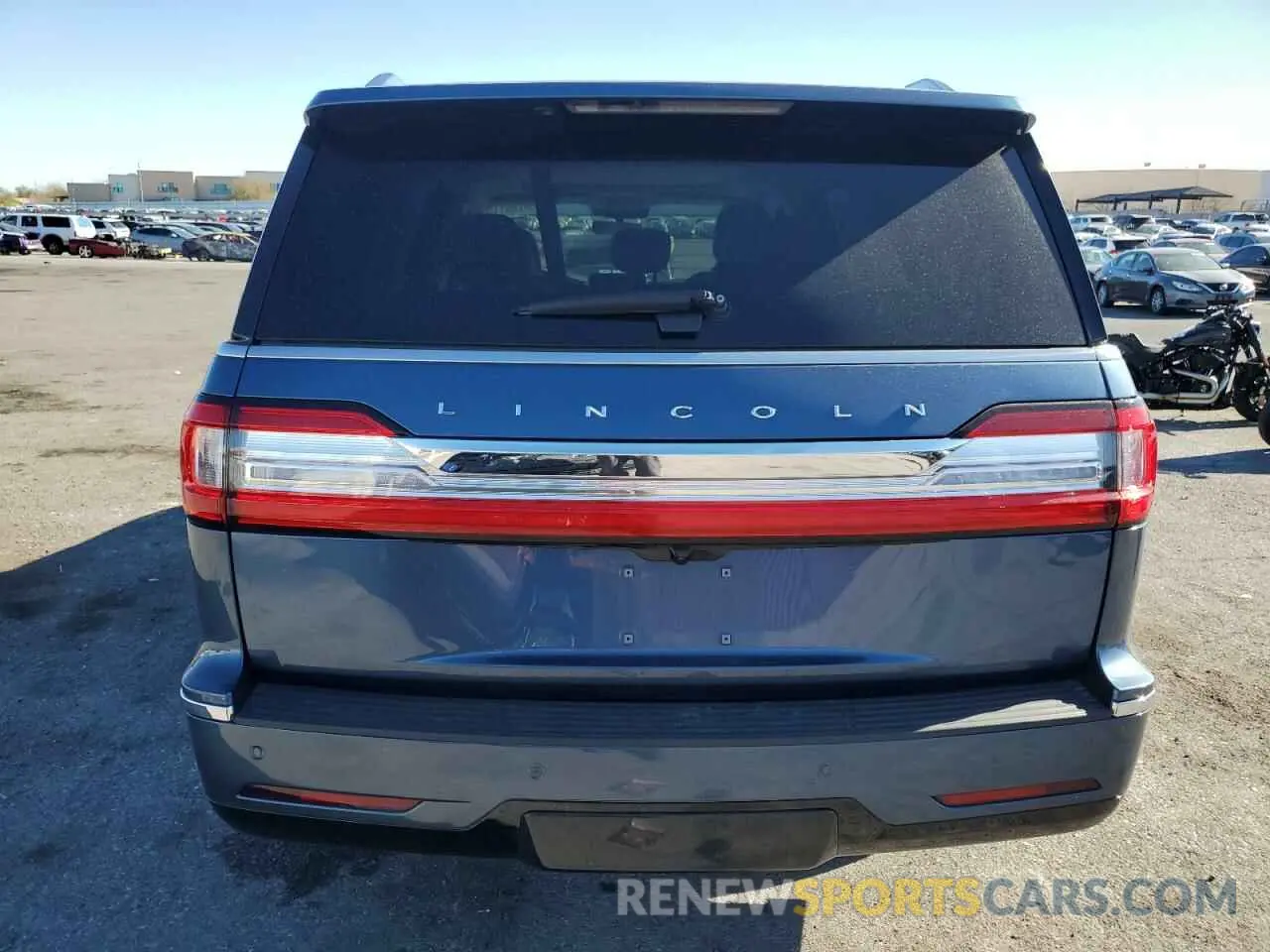 6 Photograph of a damaged car 5LMJJ2LT4LEL11966 LINCOLN NAVIGATOR 2020