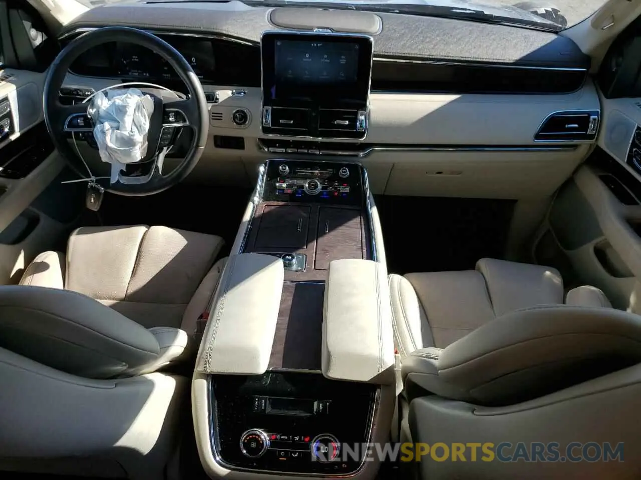 8 Photograph of a damaged car 5LMJJ2LT4LEL11966 LINCOLN NAVIGATOR 2020