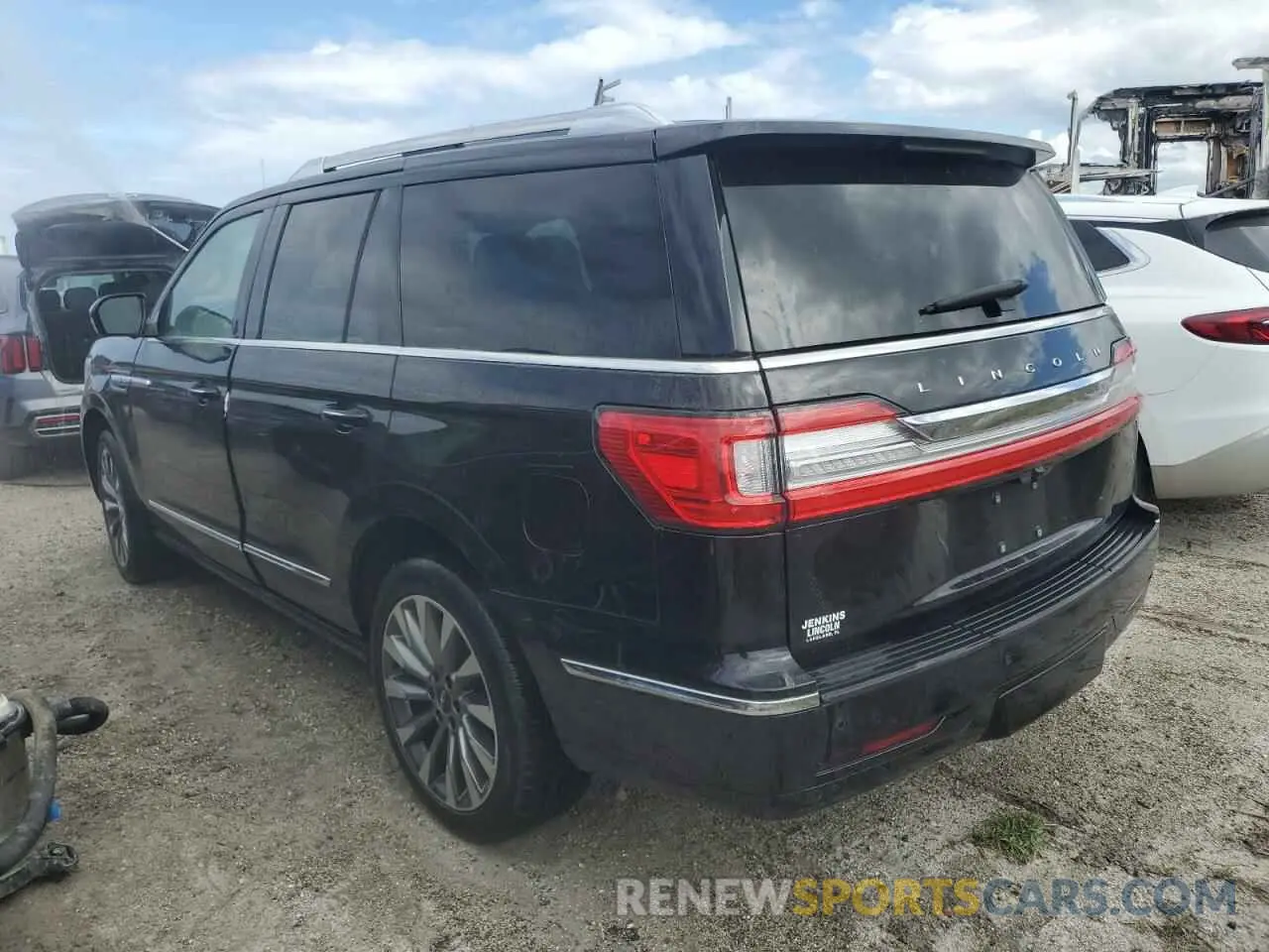 2 Photograph of a damaged car 5LMJJ2LT5LEL03276 LINCOLN NAVIGATOR 2020