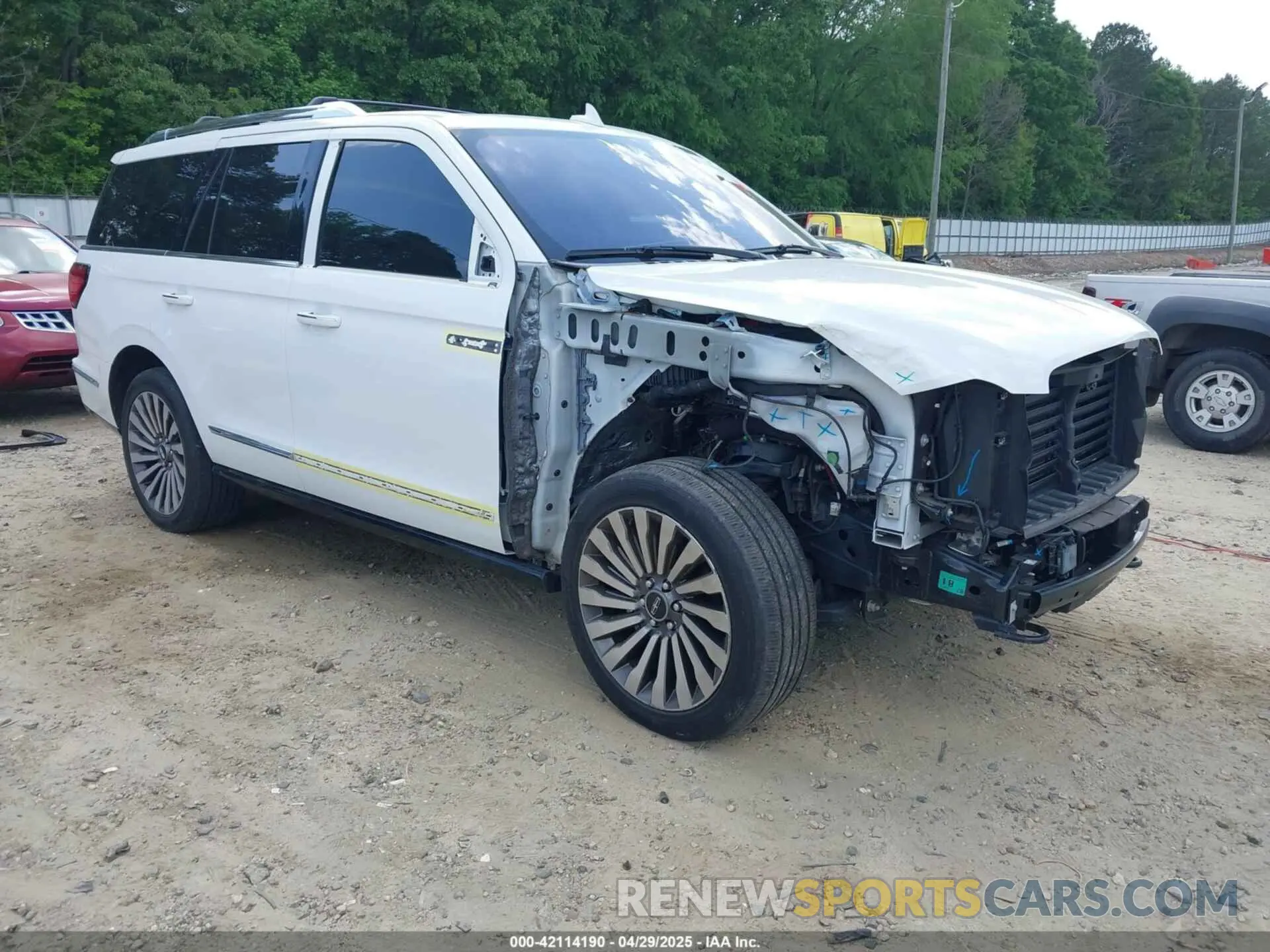 1 Photograph of a damaged car 5LMJJ2LT5LEL09160 LINCOLN NAVIGATOR 2020