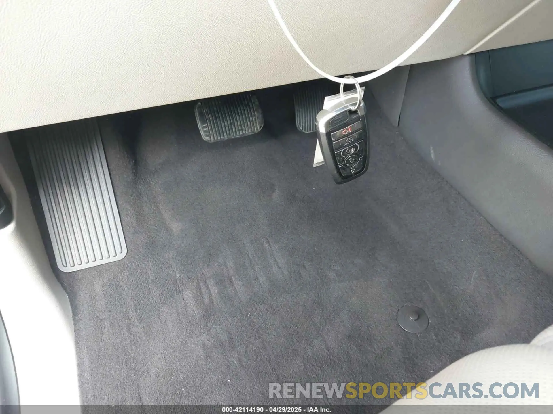 11 Photograph of a damaged car 5LMJJ2LT5LEL09160 LINCOLN NAVIGATOR 2020