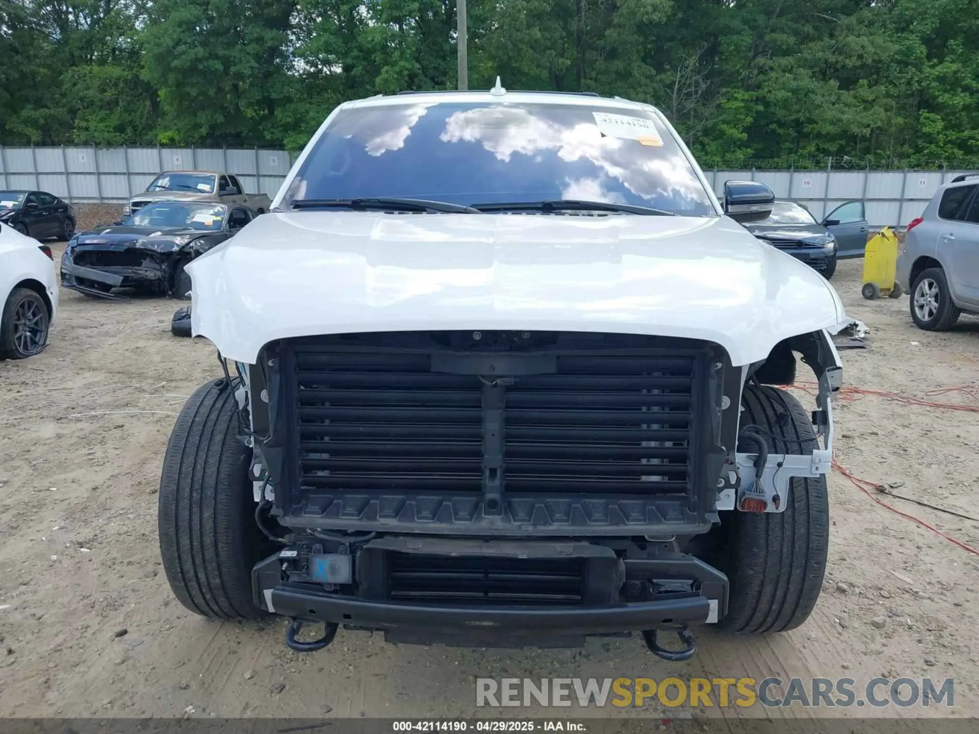 13 Photograph of a damaged car 5LMJJ2LT5LEL09160 LINCOLN NAVIGATOR 2020