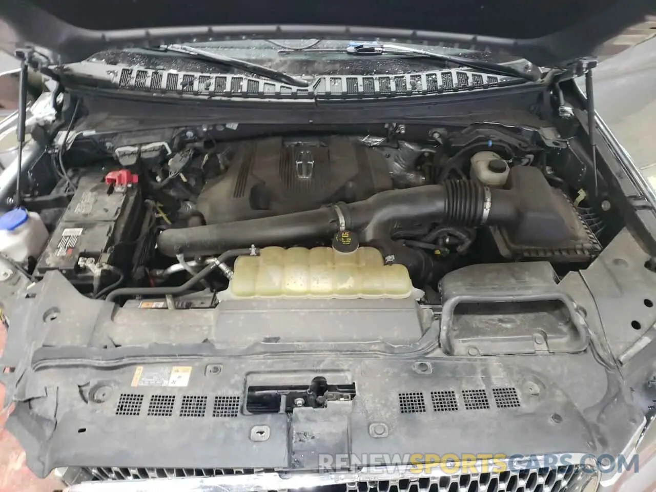 12 Photograph of a damaged car 5LMJJ2LT6LEL17168 LINCOLN NAVIGATOR 2020