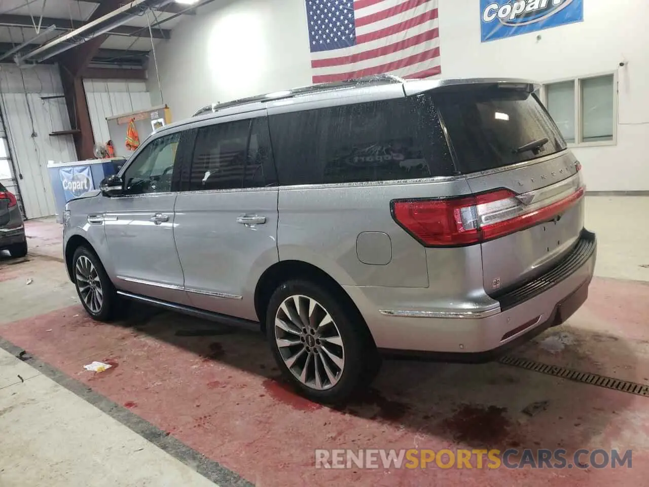 2 Photograph of a damaged car 5LMJJ2LT6LEL17168 LINCOLN NAVIGATOR 2020