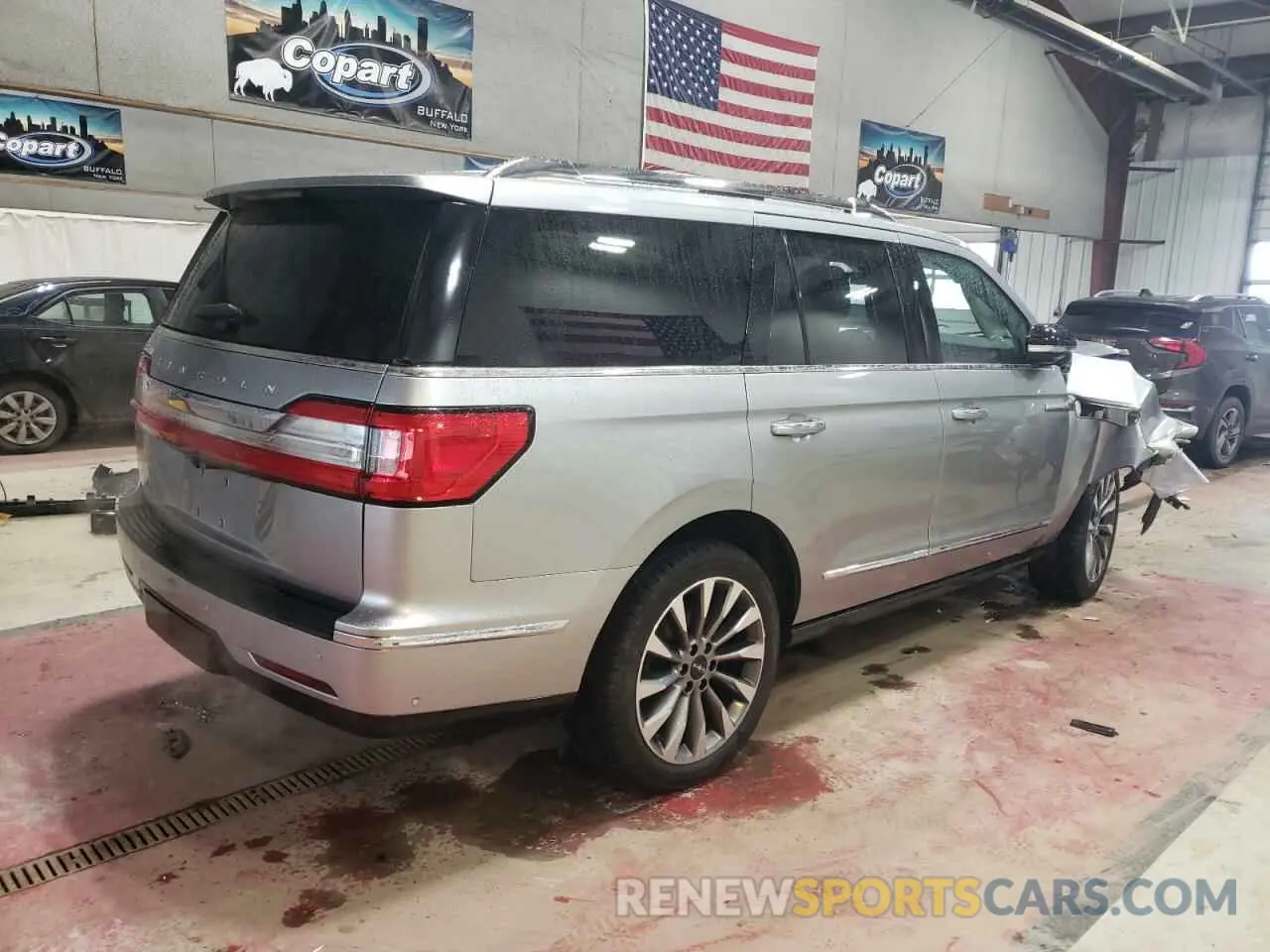 3 Photograph of a damaged car 5LMJJ2LT6LEL17168 LINCOLN NAVIGATOR 2020