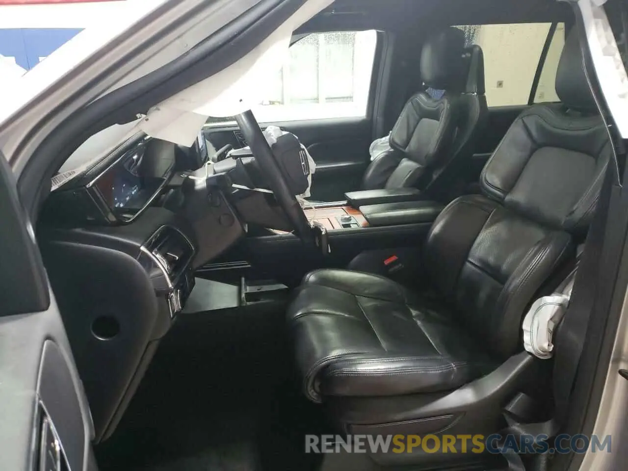 7 Photograph of a damaged car 5LMJJ2LT6LEL17168 LINCOLN NAVIGATOR 2020