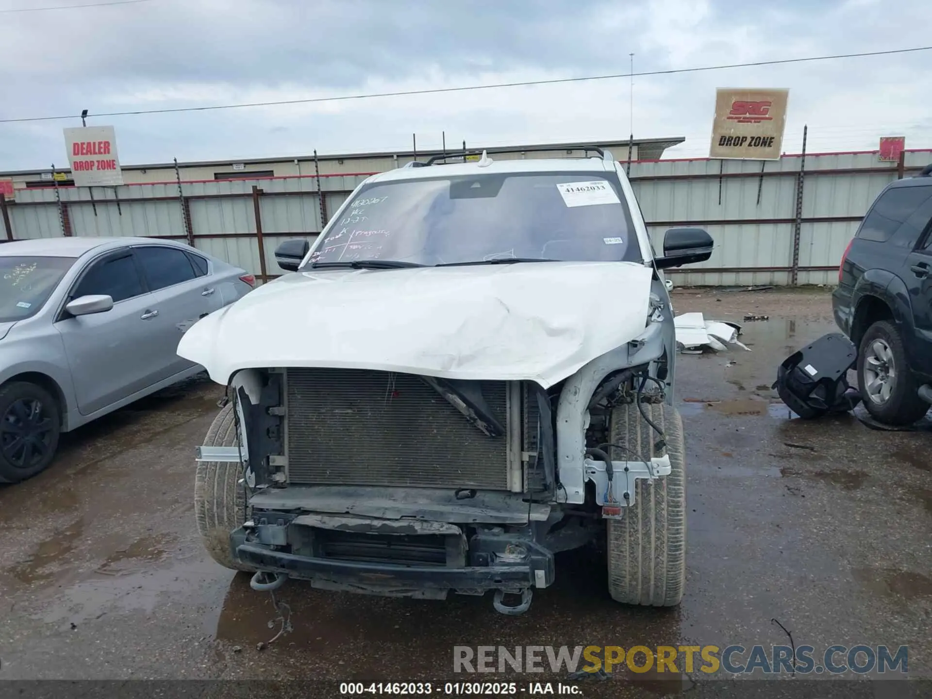 13 Photograph of a damaged car 5LMJJ2LT7LEL05241 LINCOLN NAVIGATOR 2020