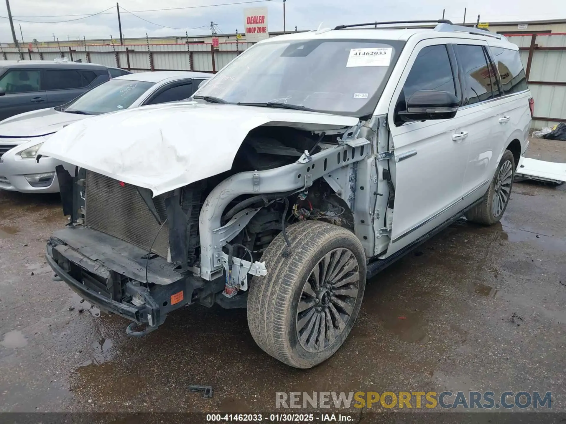 2 Photograph of a damaged car 5LMJJ2LT7LEL05241 LINCOLN NAVIGATOR 2020