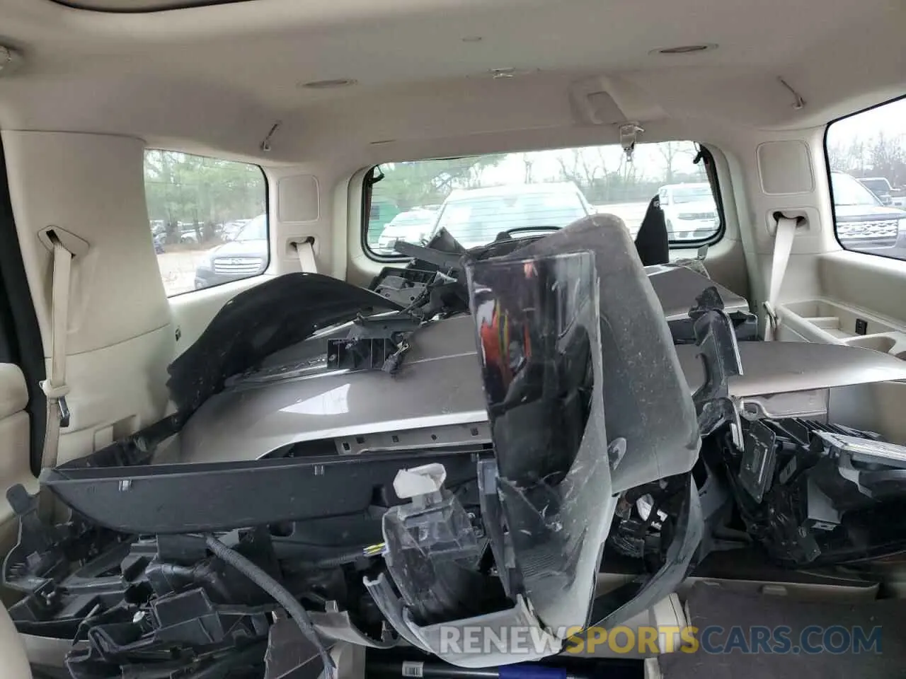 10 Photograph of a damaged car 5LMJJ2LT7LEL15137 LINCOLN NAVIGATOR 2020