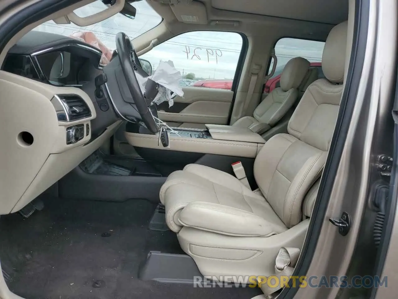 7 Photograph of a damaged car 5LMJJ2LT7LEL15137 LINCOLN NAVIGATOR 2020