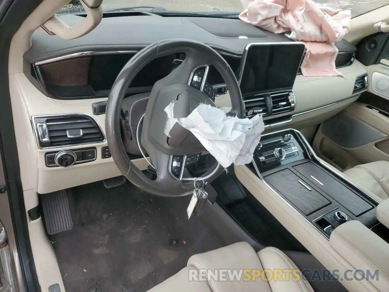 8 Photograph of a damaged car 5LMJJ2LT7LEL15137 LINCOLN NAVIGATOR 2020