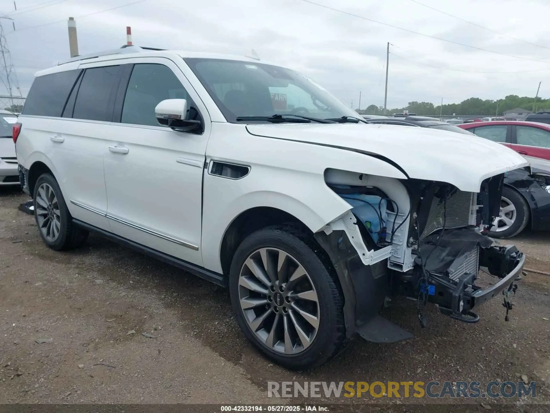 1 Photograph of a damaged car 5LMJJ2LT7LEL22136 LINCOLN NAVIGATOR 2020