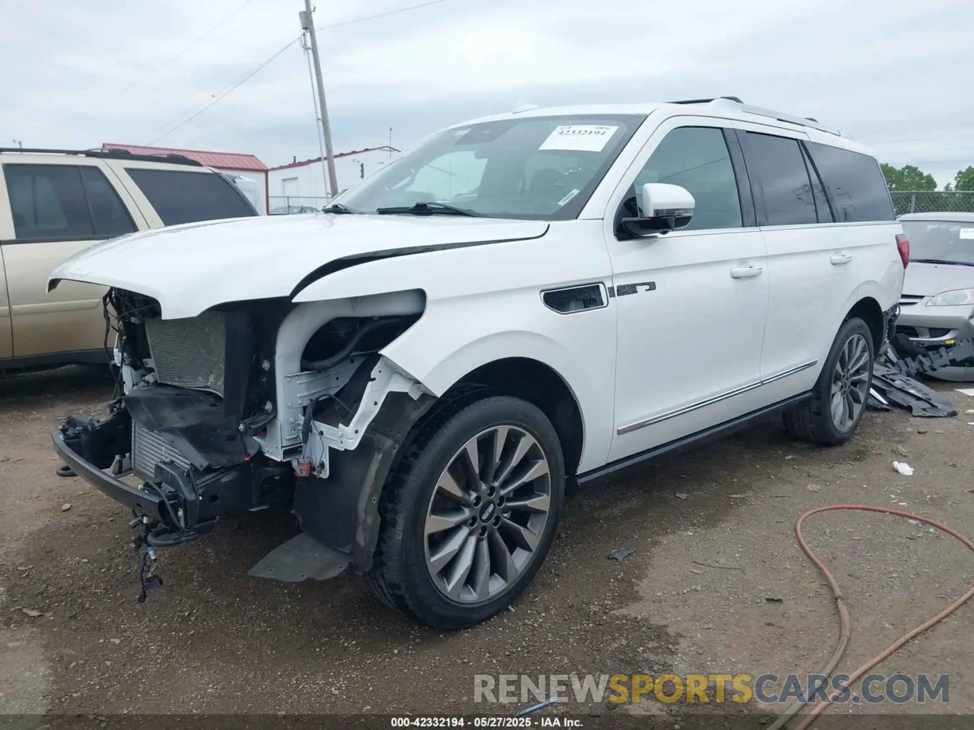 2 Photograph of a damaged car 5LMJJ2LT7LEL22136 LINCOLN NAVIGATOR 2020
