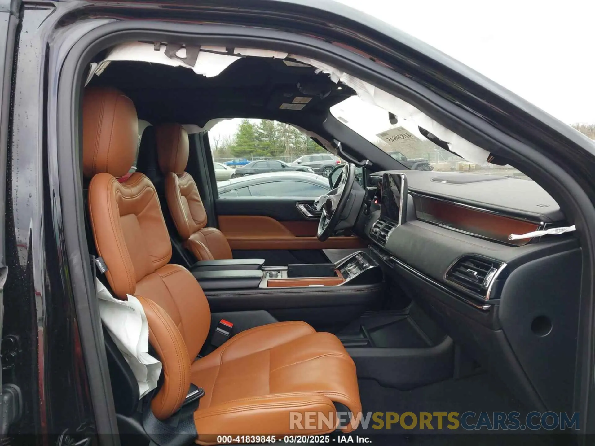 5 Photograph of a damaged car 5LMJJ2LT8LEL06284 LINCOLN NAVIGATOR 2020