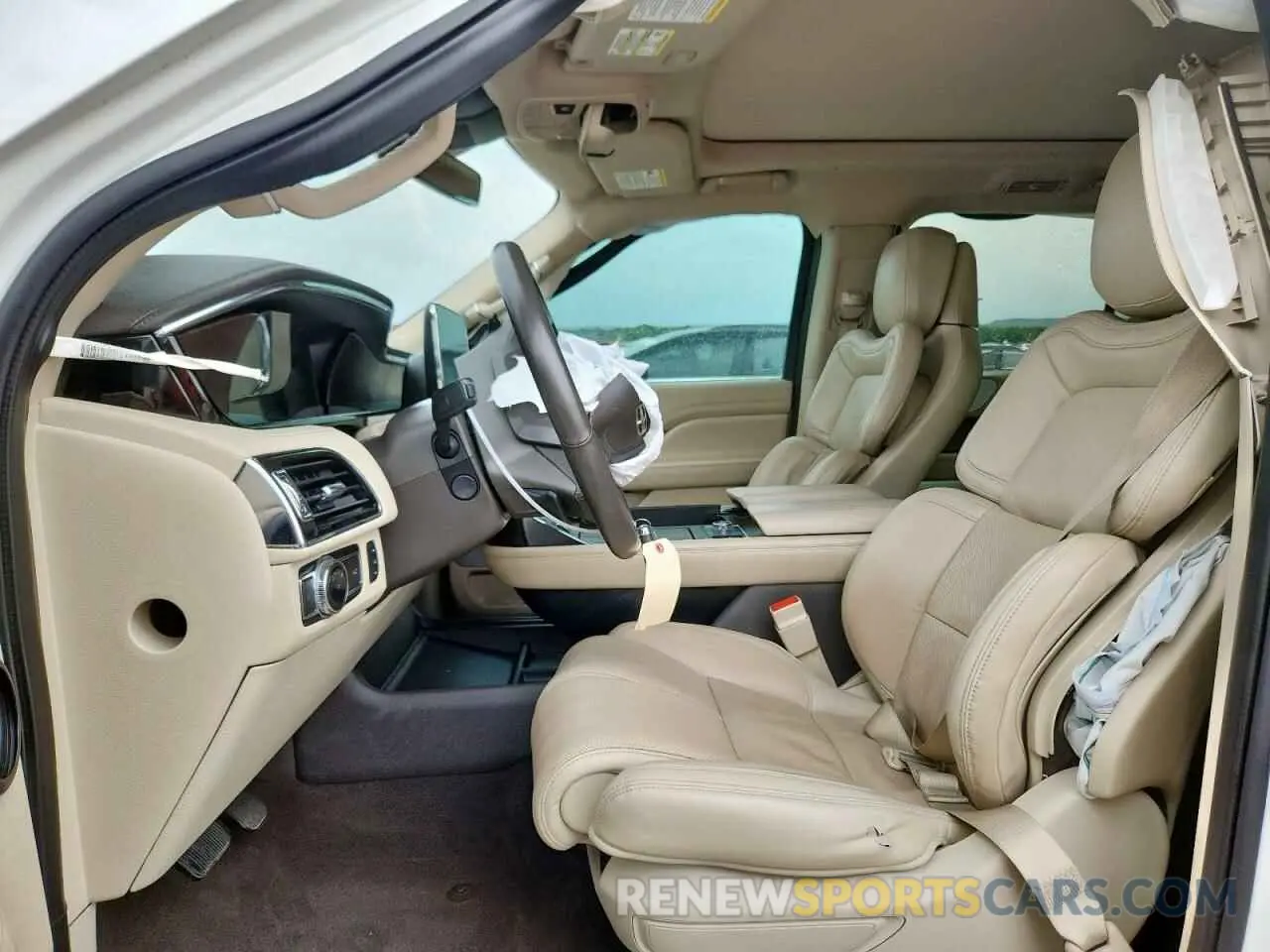 7 Photograph of a damaged car 5LMJJ2LTXLEL01023 LINCOLN NAVIGATOR 2020