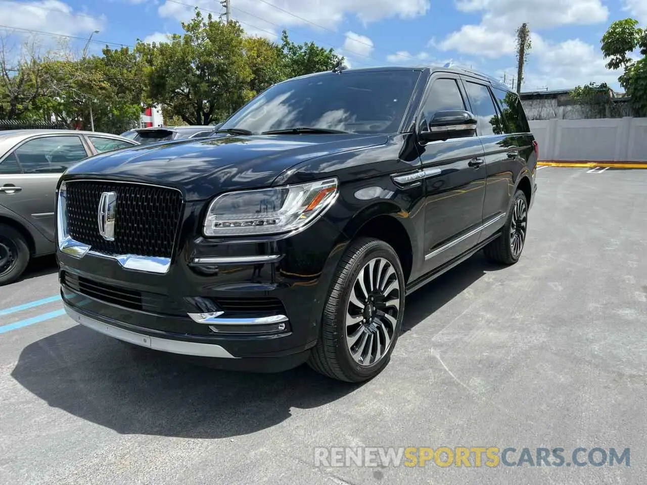 2 Photograph of a damaged car 5LMJJ2LTXLEL22535 LINCOLN NAVIGATOR 2020