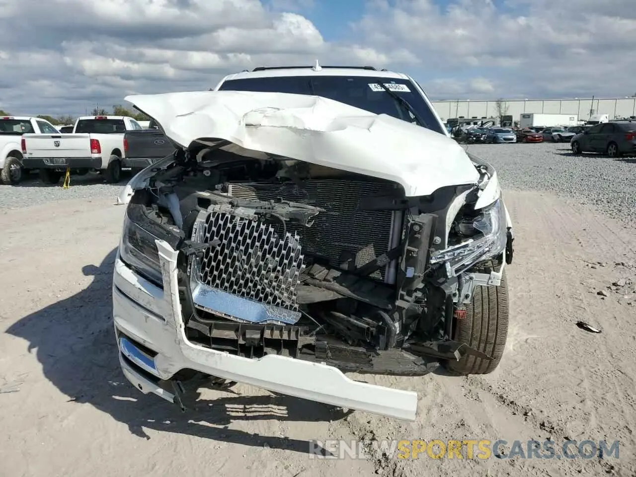 5 Photograph of a damaged car 5LMJJ3LT1LEL08044 LINCOLN NAVIGATOR 2020