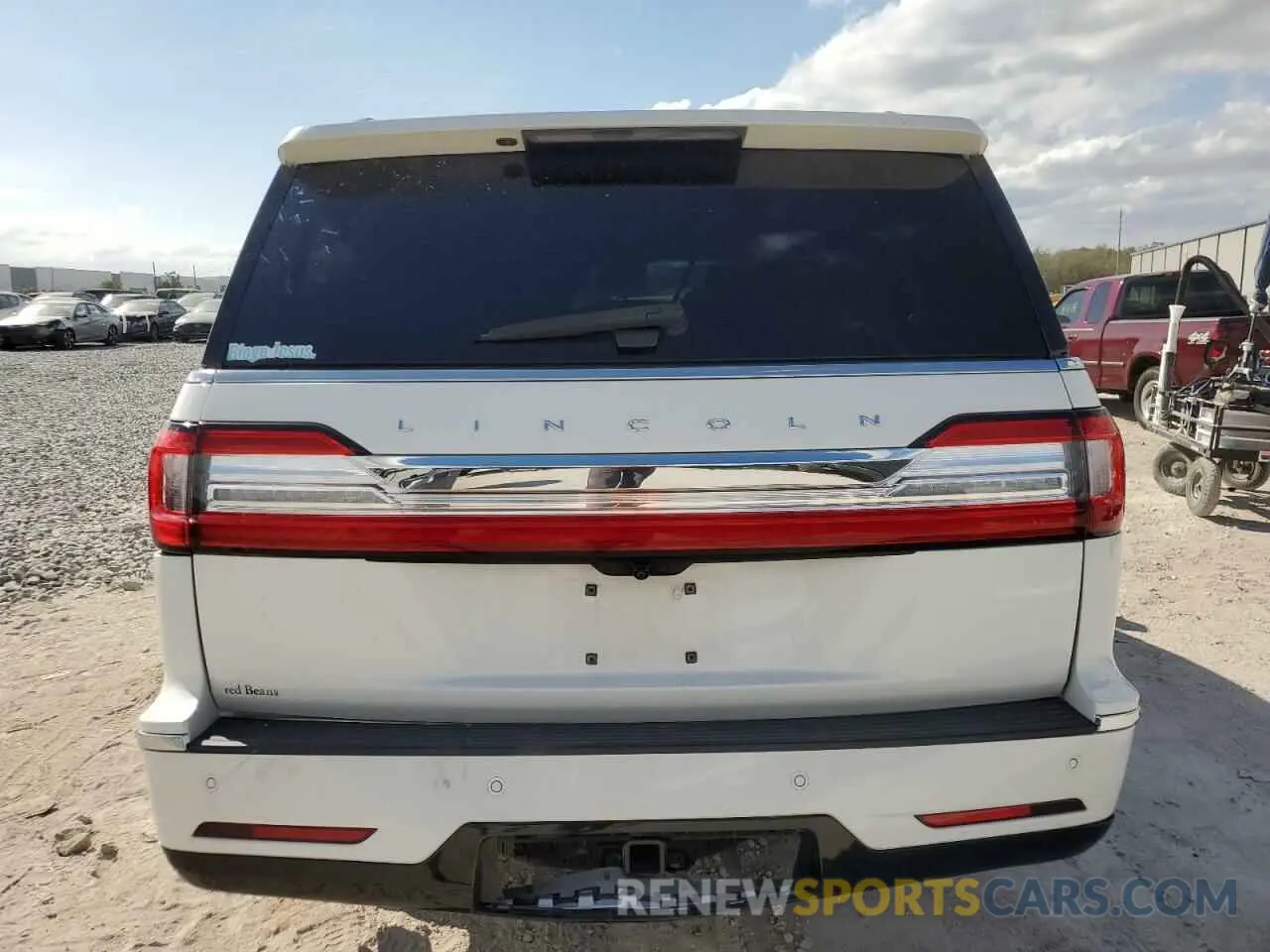 6 Photograph of a damaged car 5LMJJ3LT1LEL08044 LINCOLN NAVIGATOR 2020