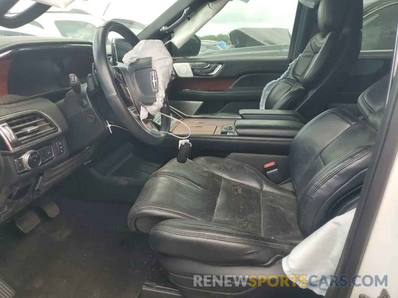 7 Photograph of a damaged car 5LMJJ3LT1LEL08044 LINCOLN NAVIGATOR 2020