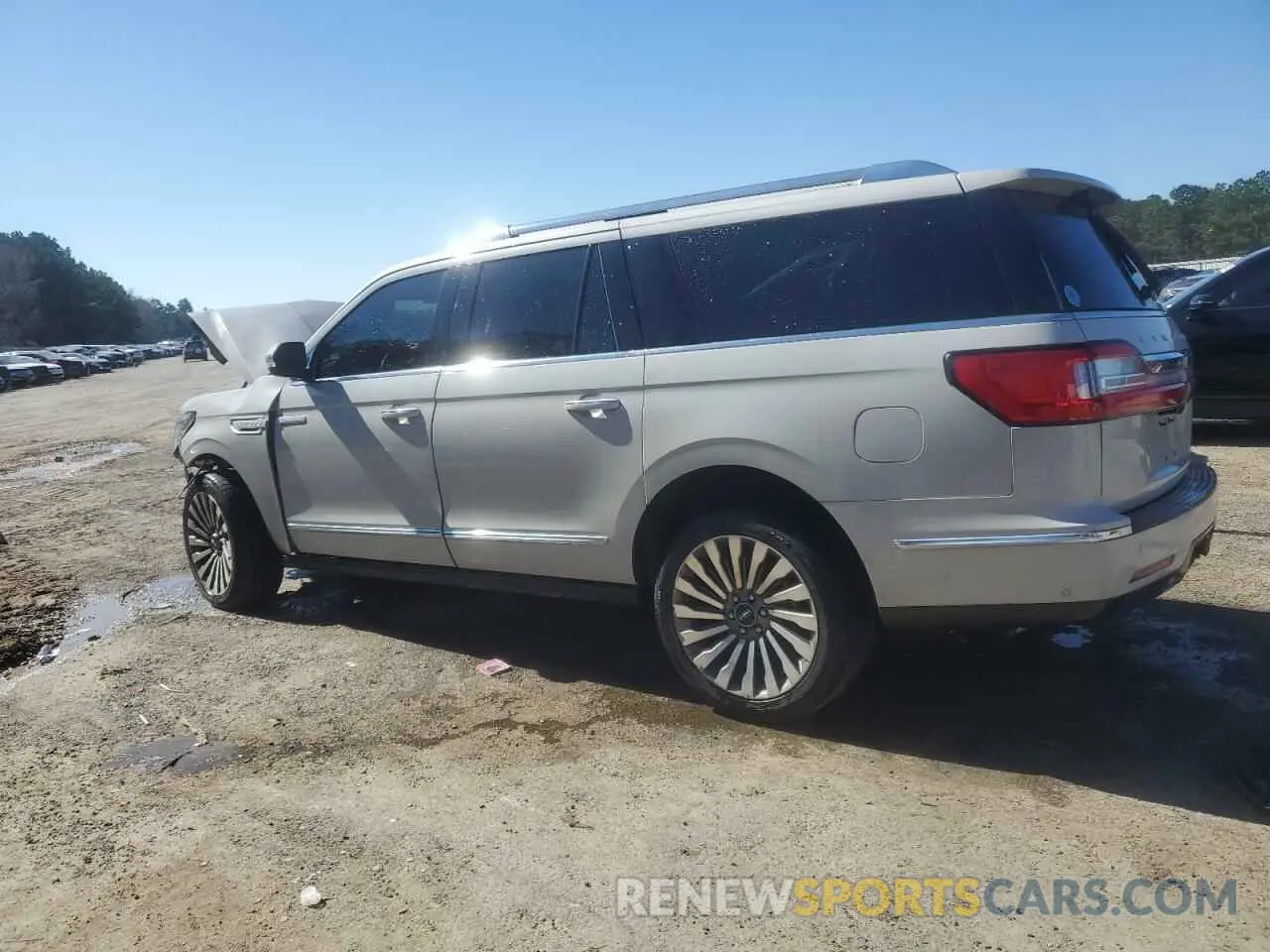 2 Photograph of a damaged car 5LMJJ3LT1LEL17438 LINCOLN NAVIGATOR 2020