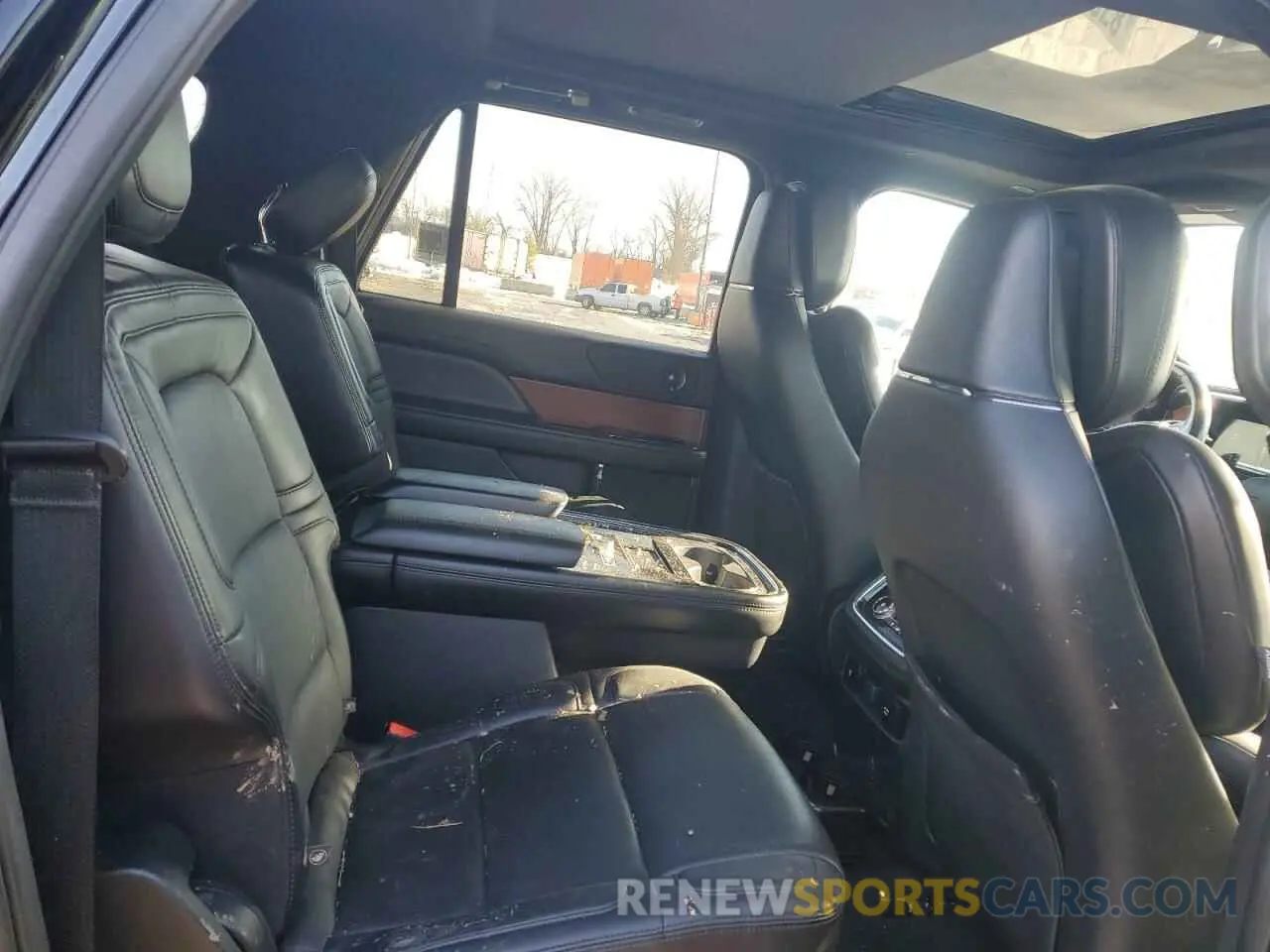 11 Photograph of a damaged car 5LMJJ3LT6LEL09609 LINCOLN NAVIGATOR 2020