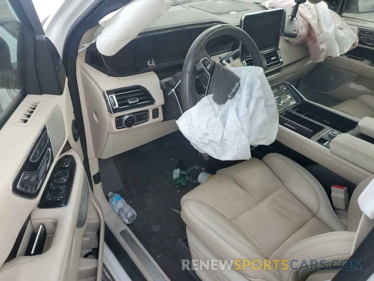 8 Photograph of a damaged car 5LMJJ3LT7LEL00661 LINCOLN NAVIGATOR 2020