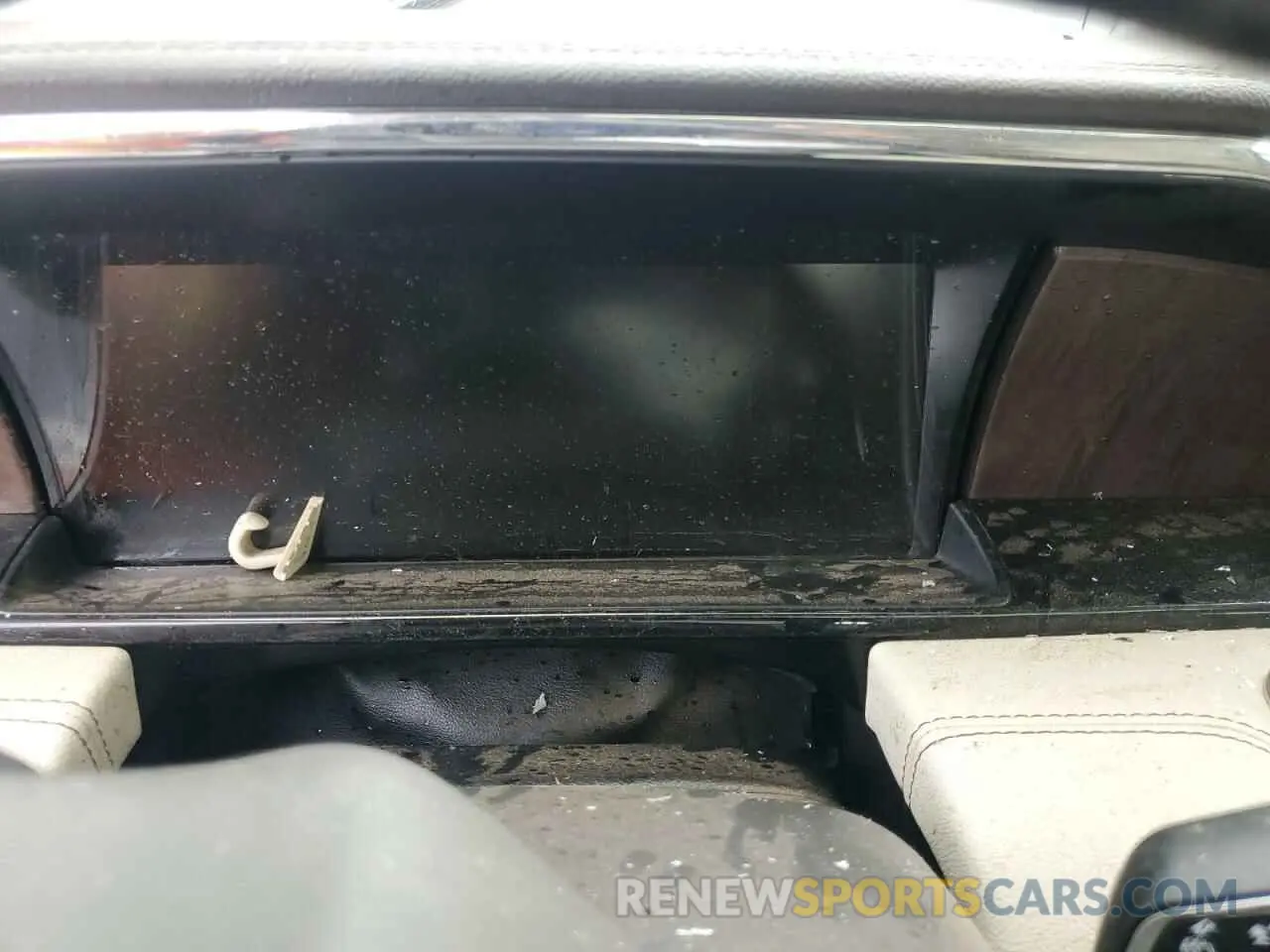9 Photograph of a damaged car 5LMJJ3LT7LEL00661 LINCOLN NAVIGATOR 2020