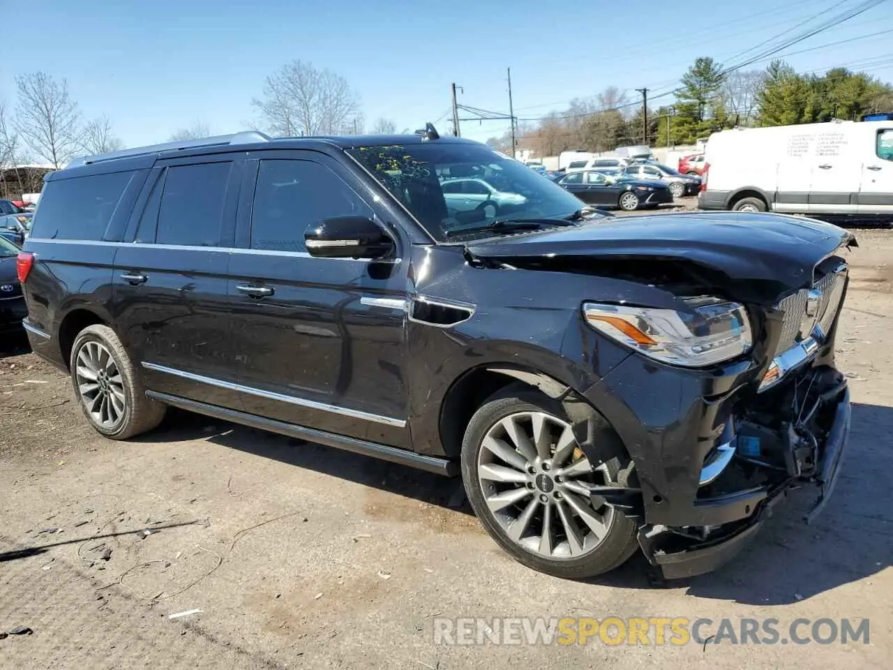 4 Photograph of a damaged car 5LMJJ3LTXLEL01870 LINCOLN NAVIGATOR 2020
