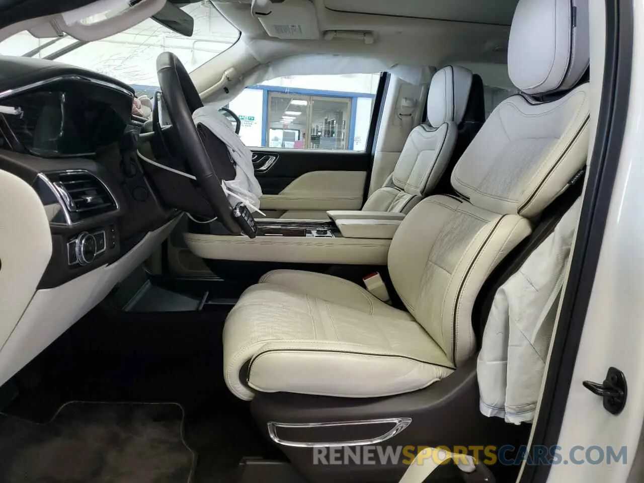 7 Photograph of a damaged car 5LMJJ3TT5LEL23937 LINCOLN NAVIGATOR 2020