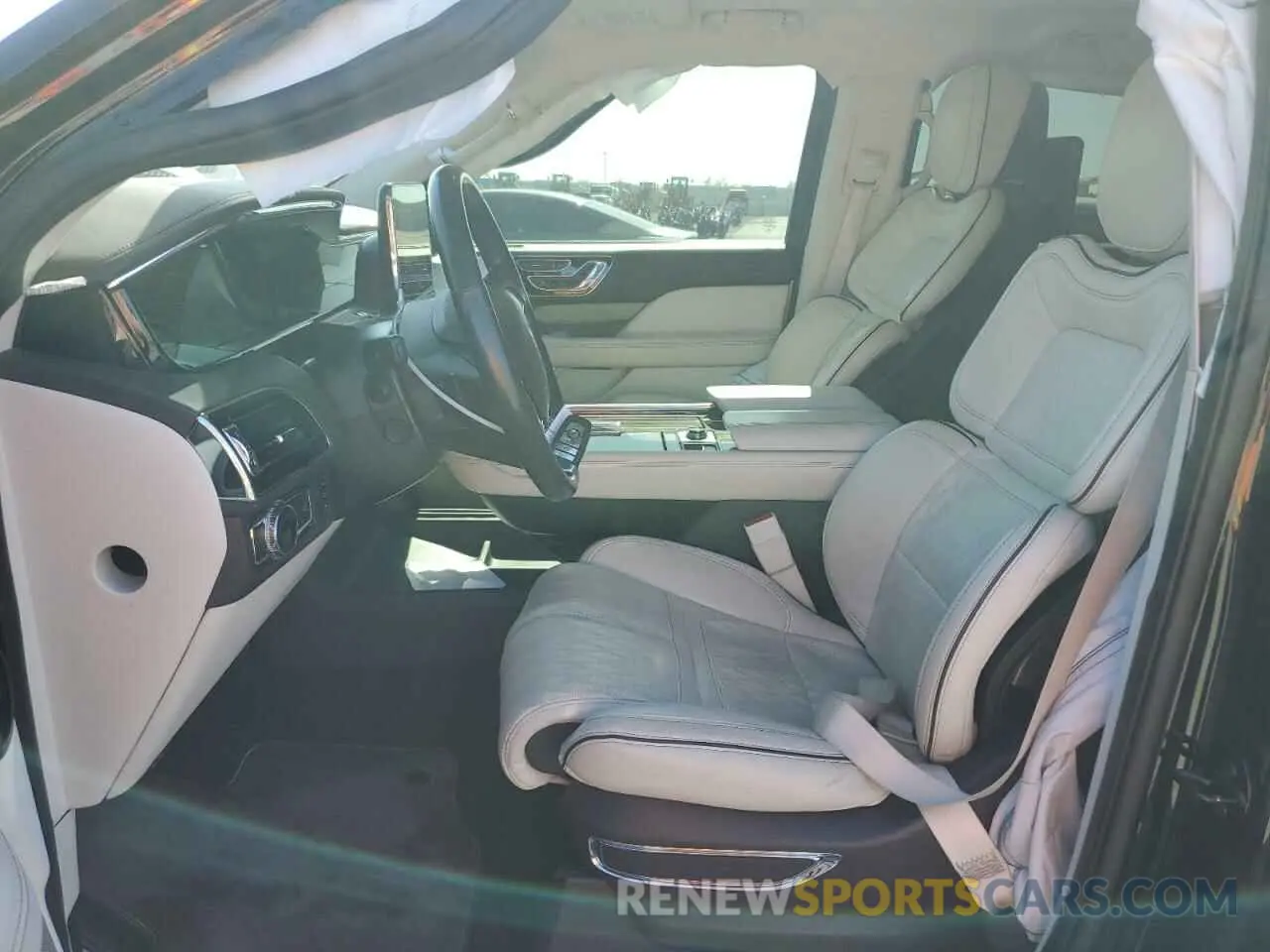 7 Photograph of a damaged car 5LMJJ3TT8LEL23124 LINCOLN NAVIGATOR 2020