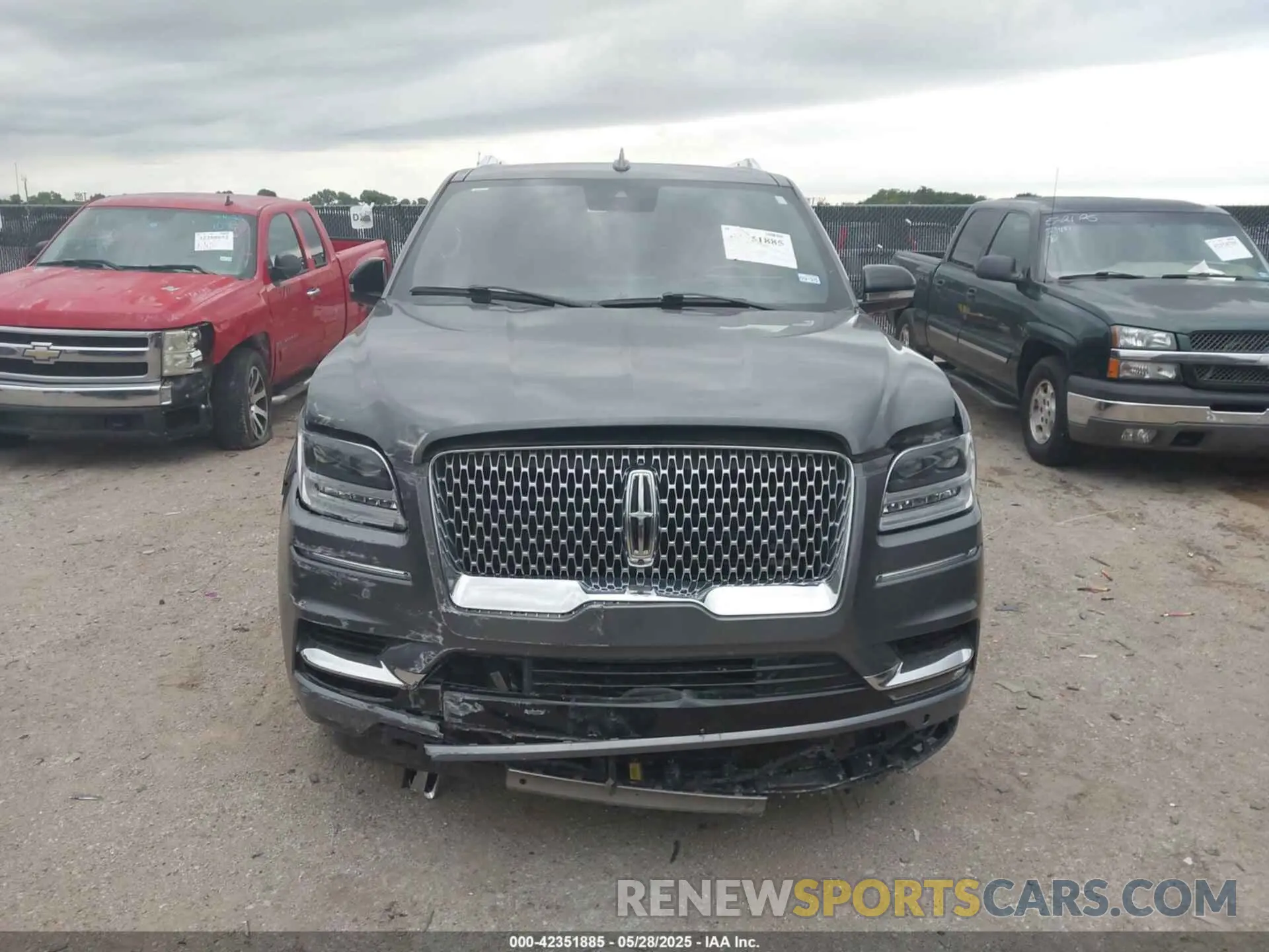 12 Photograph of a damaged car 5LMJJ2KT7MEL07459 LINCOLN NAVIGATOR 2021