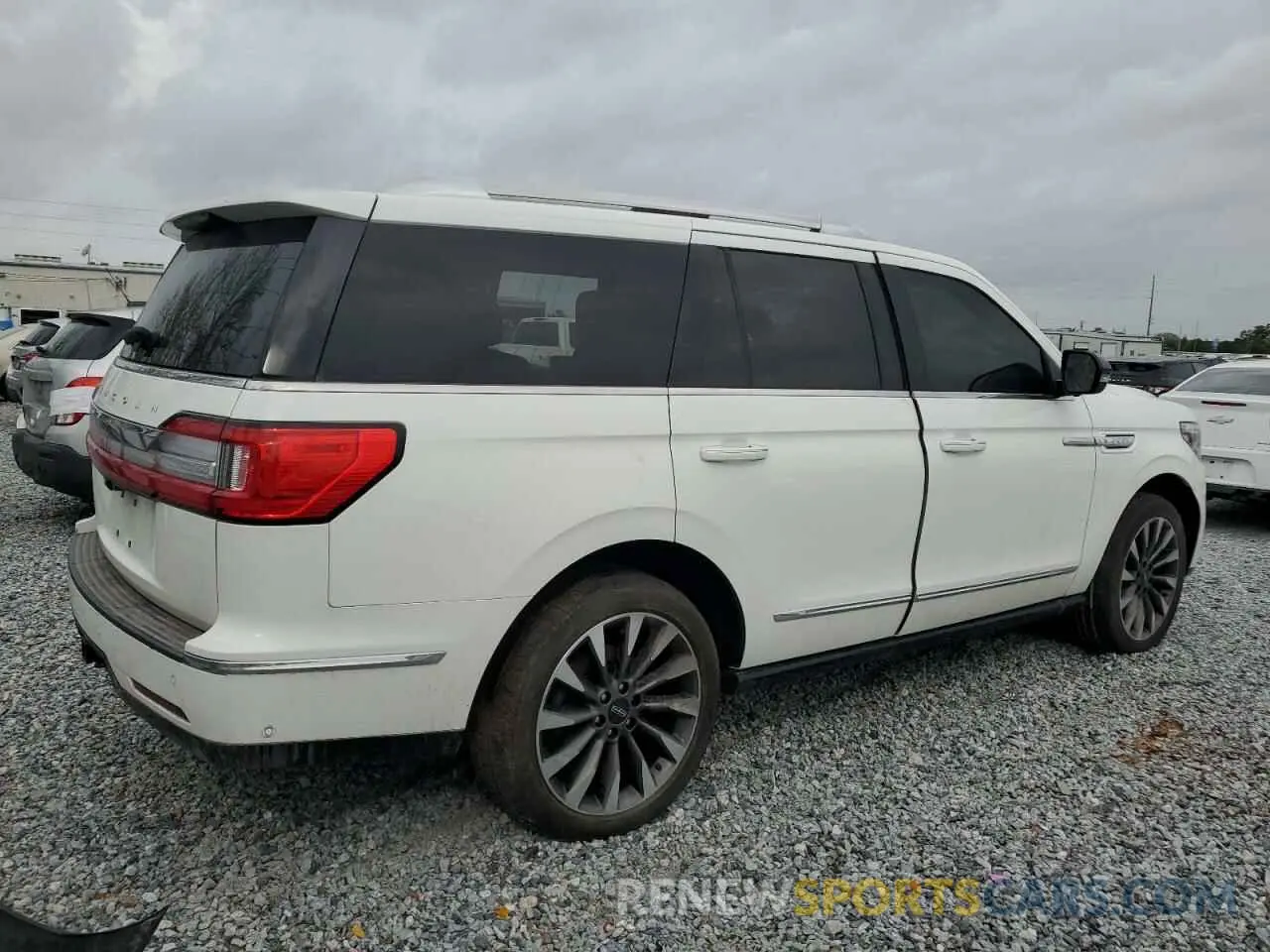 3 Photograph of a damaged car 5LMJJ2LT2MEL07612 LINCOLN NAVIGATOR 2021