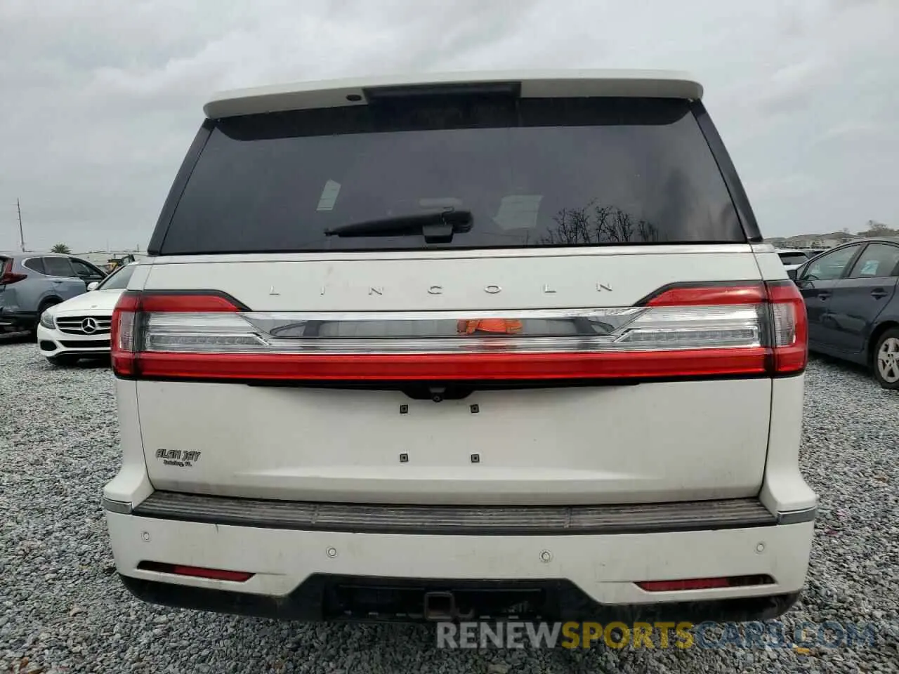 6 Photograph of a damaged car 5LMJJ2LT2MEL07612 LINCOLN NAVIGATOR 2021