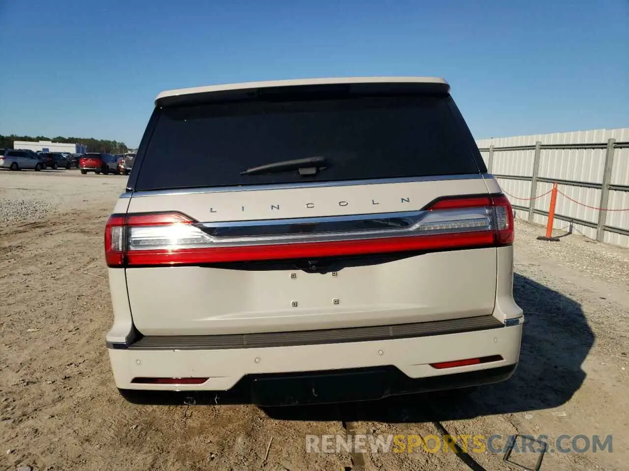 6 Photograph of a damaged car 5LMJJ2LT2MEL11448 LINCOLN NAVIGATOR 2021
