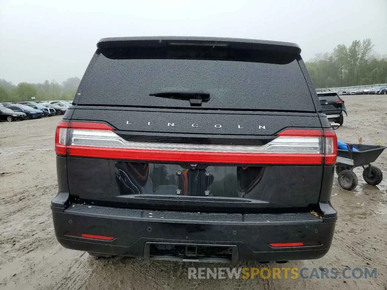 6 Photograph of a damaged car 5LMJJ2LT4MEL02895 LINCOLN NAVIGATOR 2021