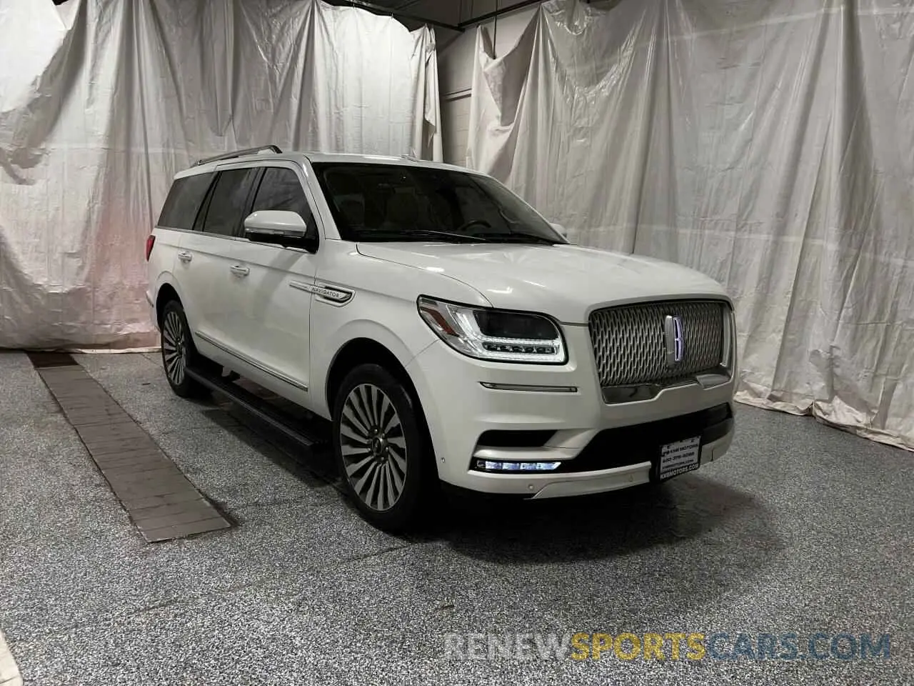 1 Photograph of a damaged car 5LMJJ2LT4MEL11001 LINCOLN NAVIGATOR 2021