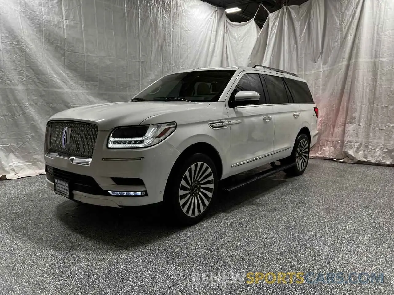 2 Photograph of a damaged car 5LMJJ2LT4MEL11001 LINCOLN NAVIGATOR 2021