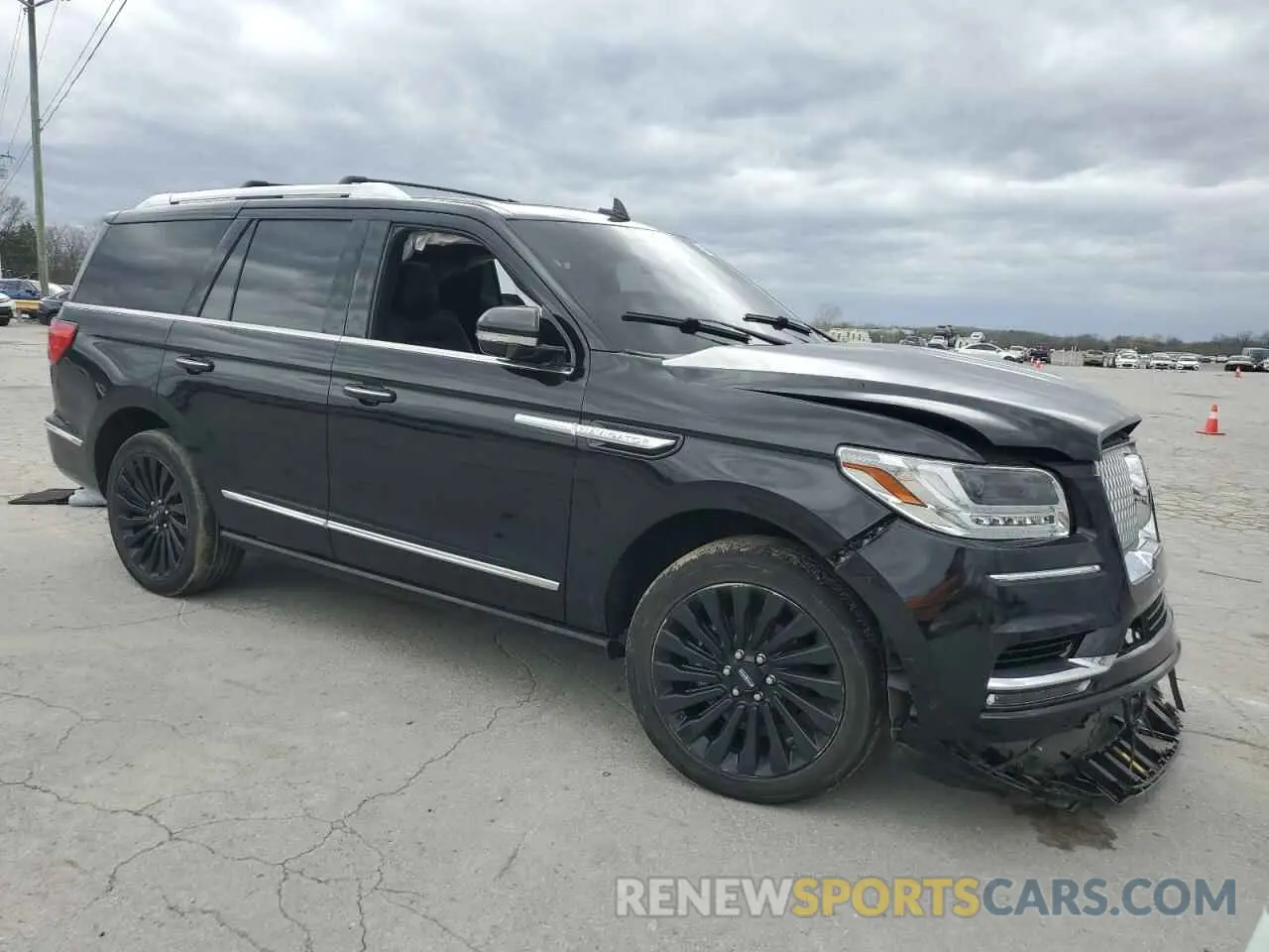 4 Photograph of a damaged car 5LMJJ2LT4MEL11287 LINCOLN NAVIGATOR 2021