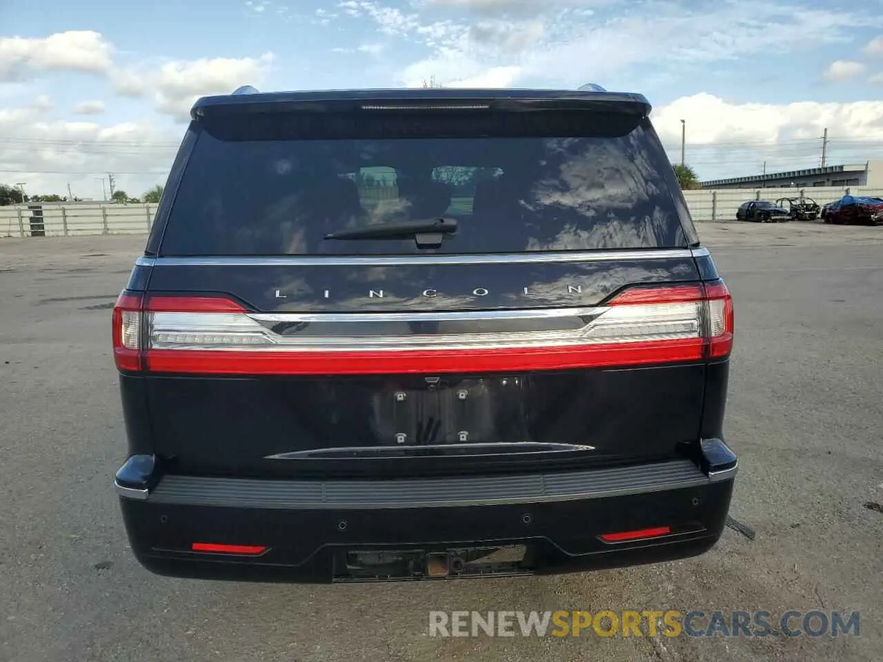 6 Photograph of a damaged car 5LMJJ2LT5MEL01433 LINCOLN NAVIGATOR 2021