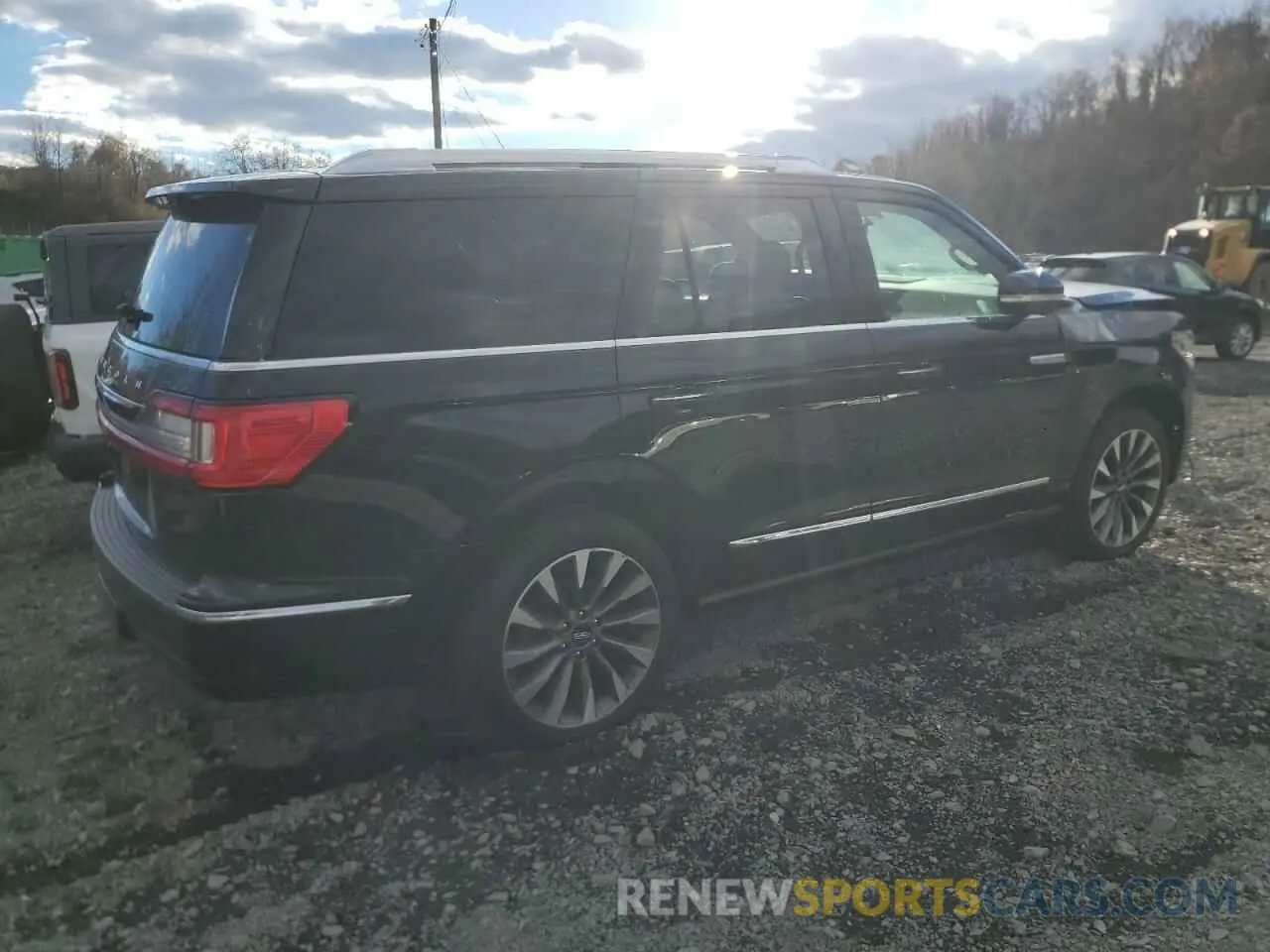 3 Photograph of a damaged car 5LMJJ2LT6MEL00842 LINCOLN NAVIGATOR 2021
