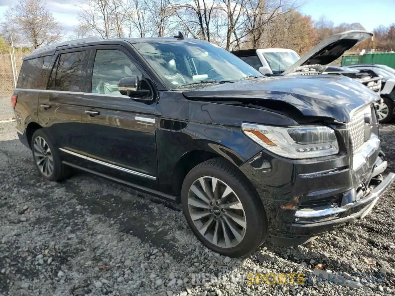 4 Photograph of a damaged car 5LMJJ2LT6MEL00842 LINCOLN NAVIGATOR 2021