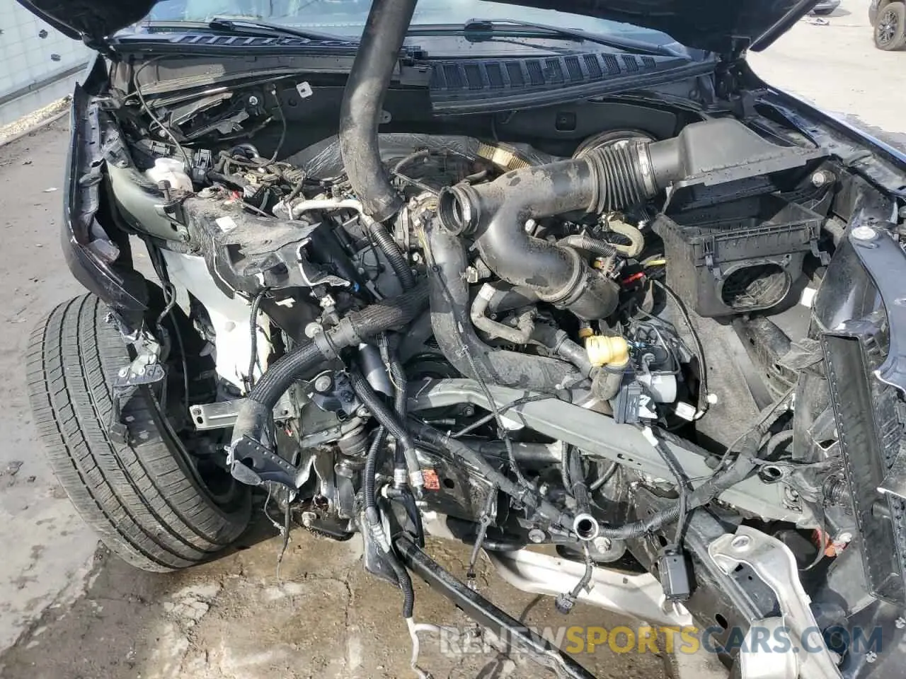 12 Photograph of a damaged car 5LMJJ2LT8MEL06240 LINCOLN NAVIGATOR 2021