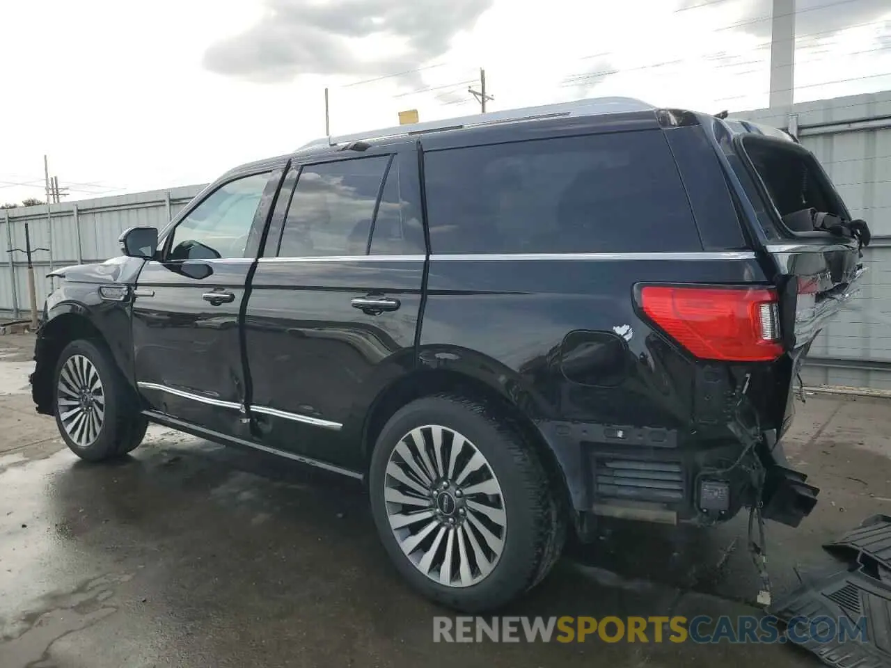 2 Photograph of a damaged car 5LMJJ2LT8MEL06240 LINCOLN NAVIGATOR 2021