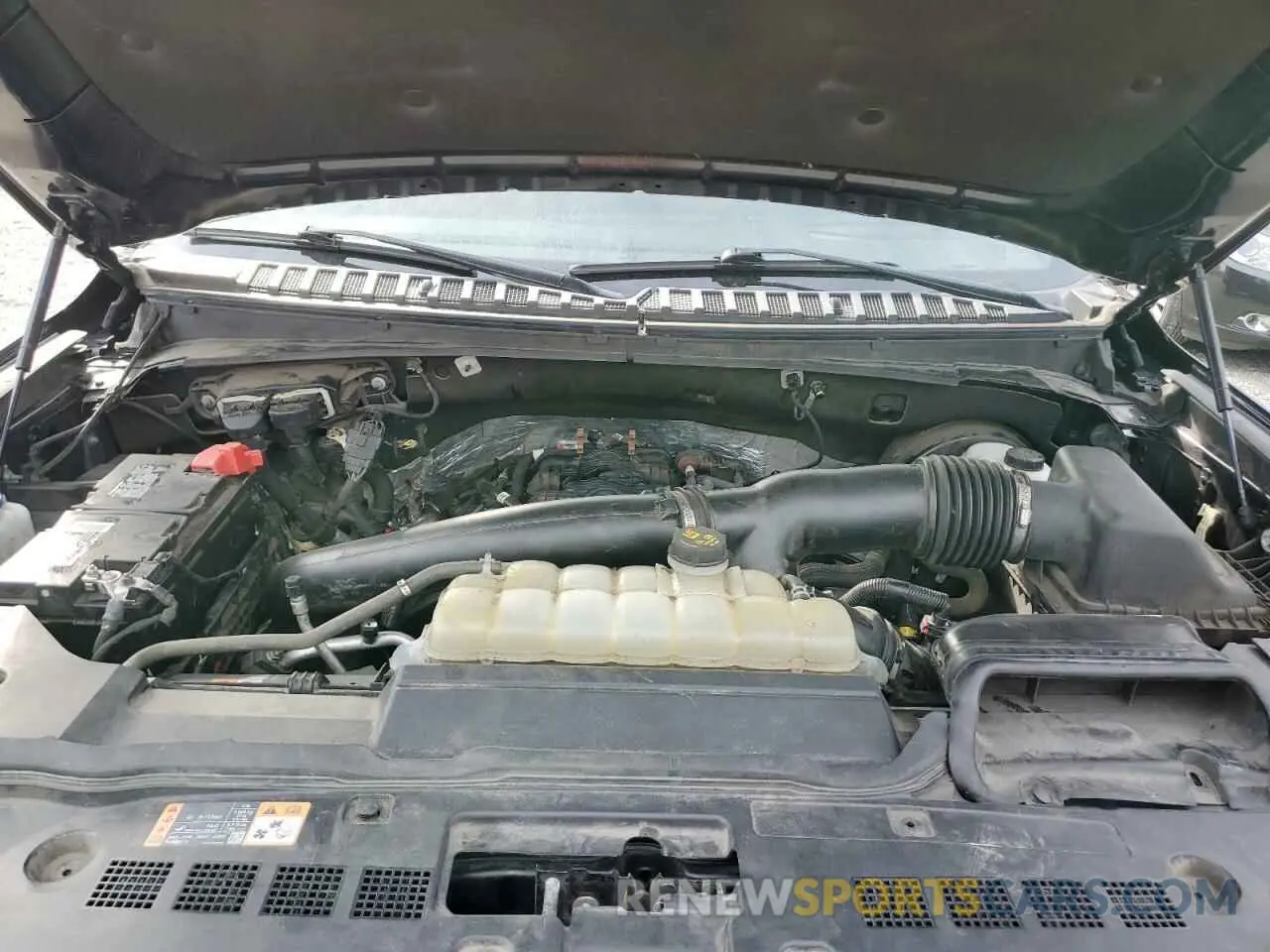 12 Photograph of a damaged car 5LMJJ3LT2MEL18762 LINCOLN NAVIGATOR 2021
