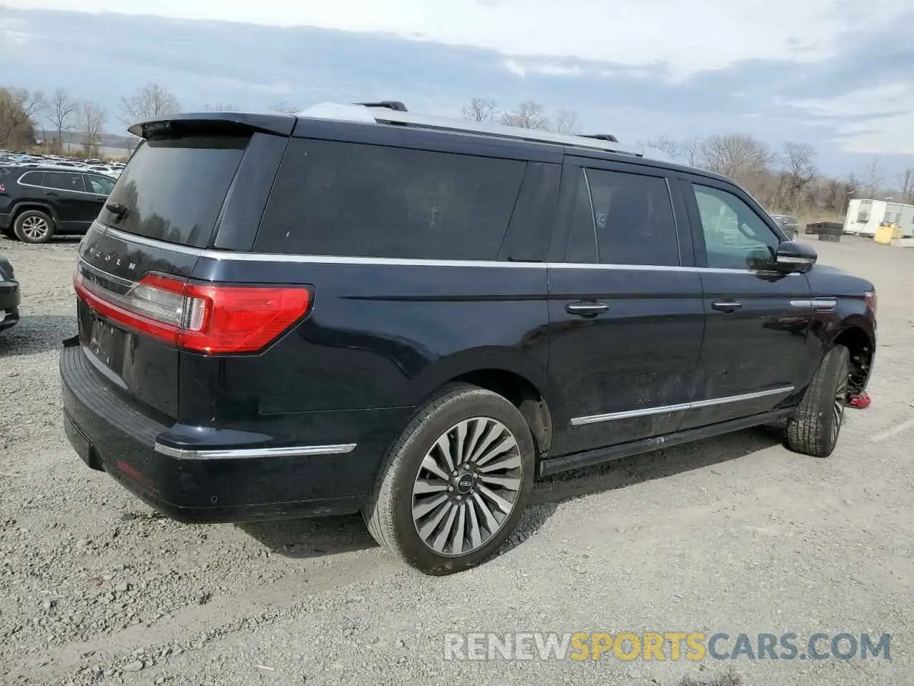 3 Photograph of a damaged car 5LMJJ3LT2MEL18762 LINCOLN NAVIGATOR 2021