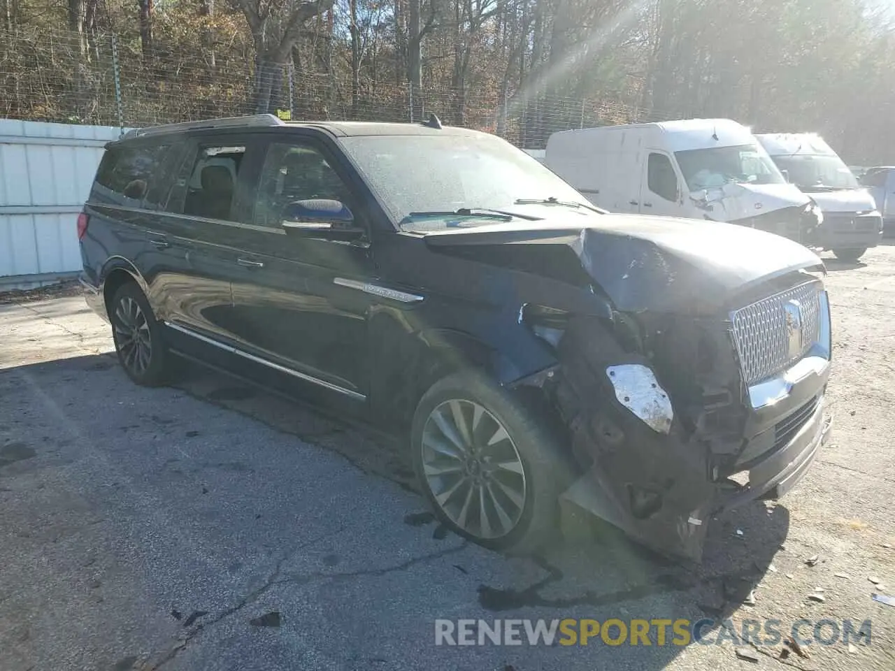 4 Photograph of a damaged car 5LMJJ3LT8MEL06986 LINCOLN NAVIGATOR 2021